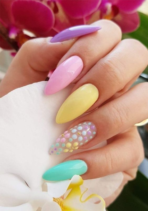 Osez La Manucure Multicolore ! - Le So Girly Blog avec Ongles Flashy Ete 