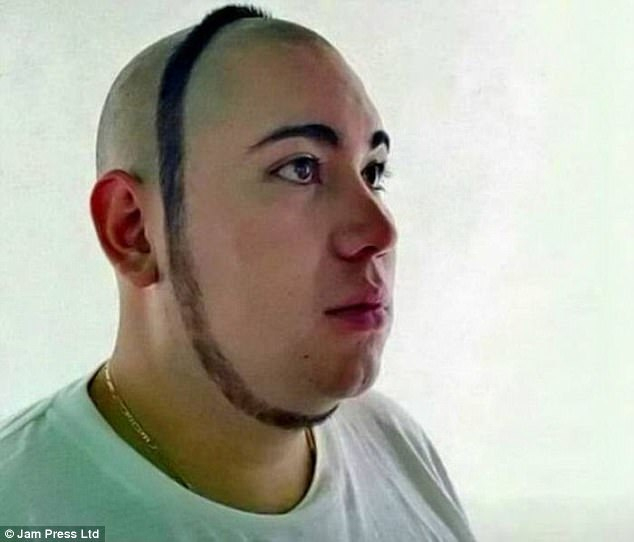 Photos Reveal Some Of The Worst Hairstyles Ever Spotted  Daily Mail Online encequiconcerne Pire Coupe De Cheveux tutoriel 