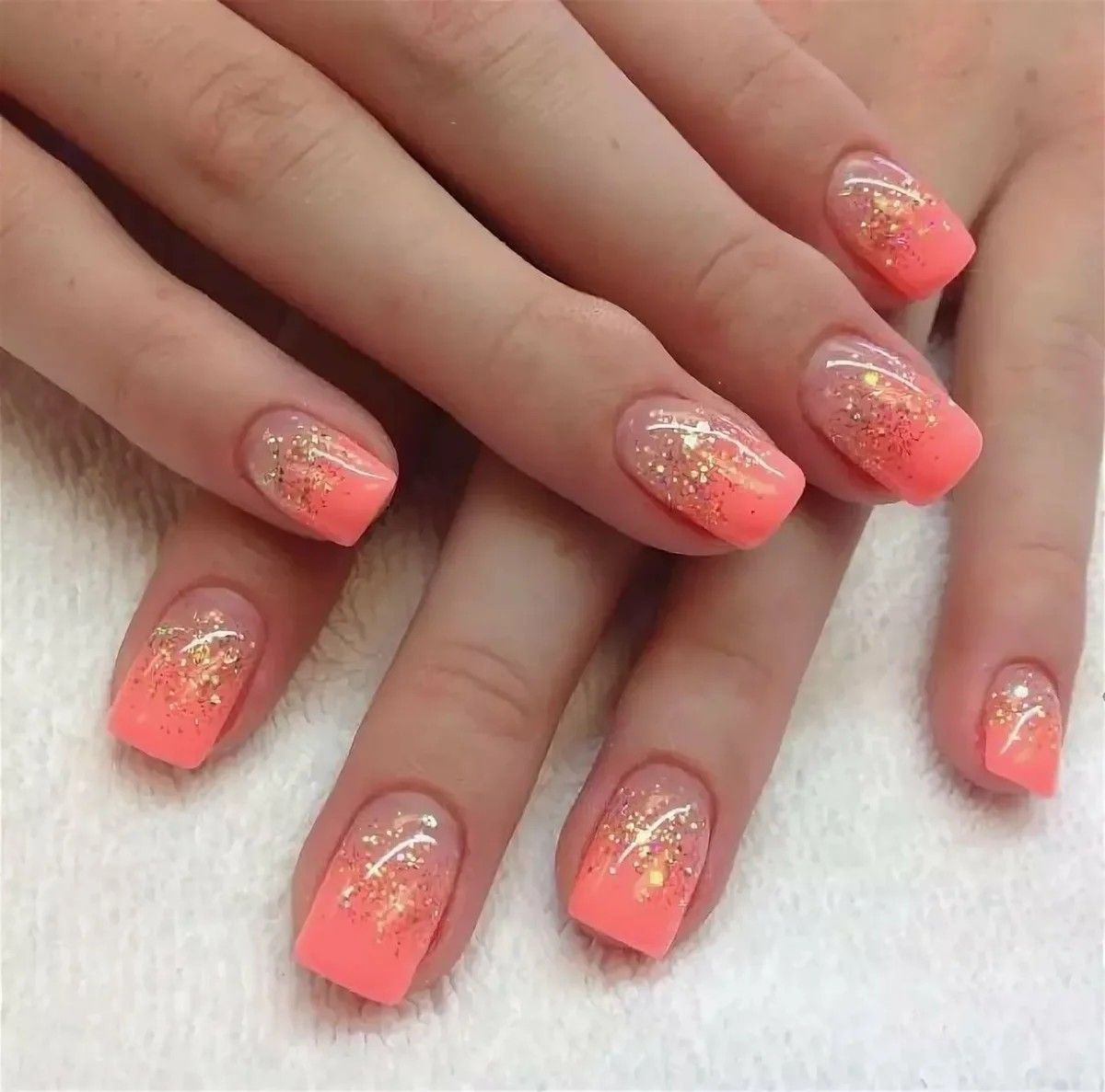 Pin By Abi Randolph On Nail Ideas  Coral Nails With Design, Coral intérieur Idee Ongles Paillettes