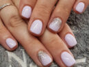 Pretty Pink'White Nails With A Little Sparkle  Manicura Para Uñas tout Ongle Mariage Champêtre vous pouvez essayer