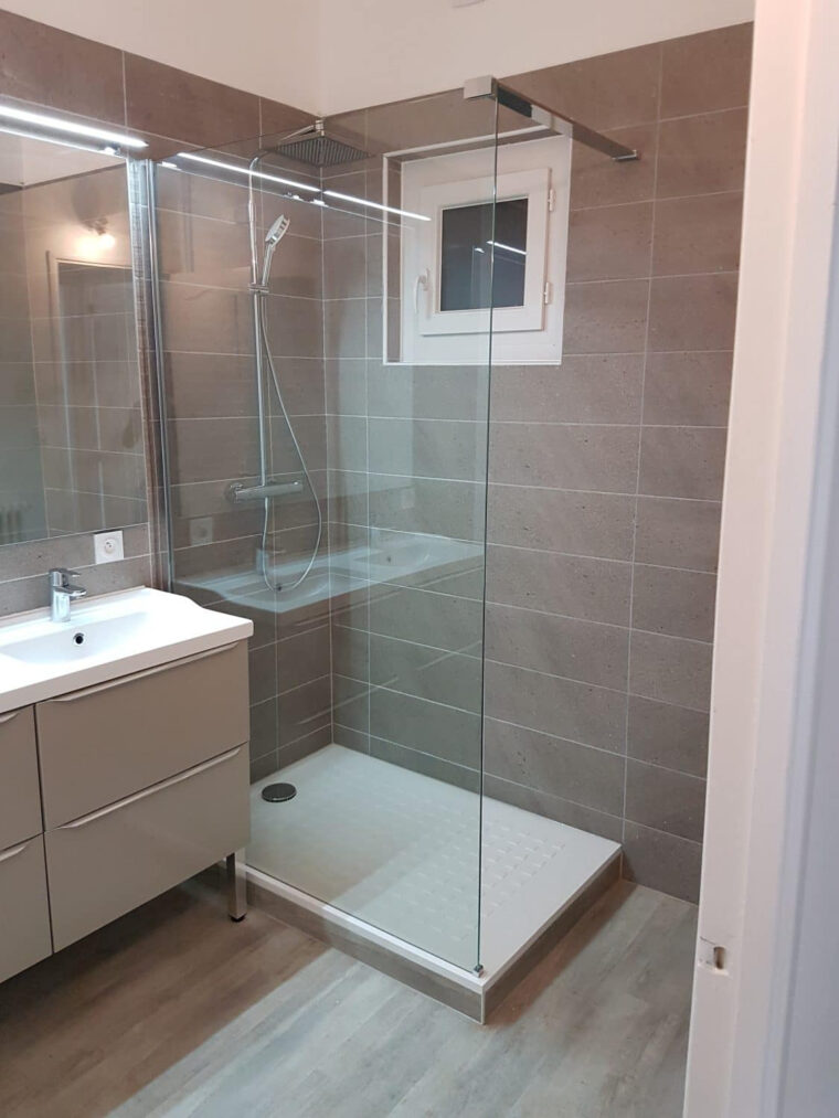 Rénovation Salle De Bain Avec Douche À L'Italienne – Ca-Renovation-Toulouse avec Salle De Bain Carrée 4M2