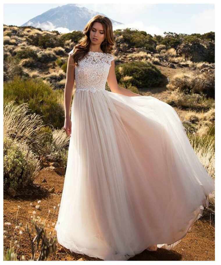 Robe De Mariée Bohème Chic D'Eté  Hera Noces serapportantà Robe Mere De La Mariee Boheme Chic intéressant