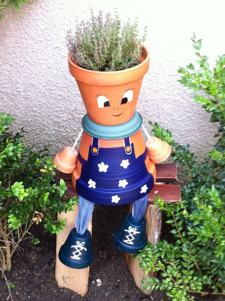 Un Jardinier En Pot De Terre Les D Corations Pots De Terre Avec Et dedans Bonhomme En Pot De Fleurs génial