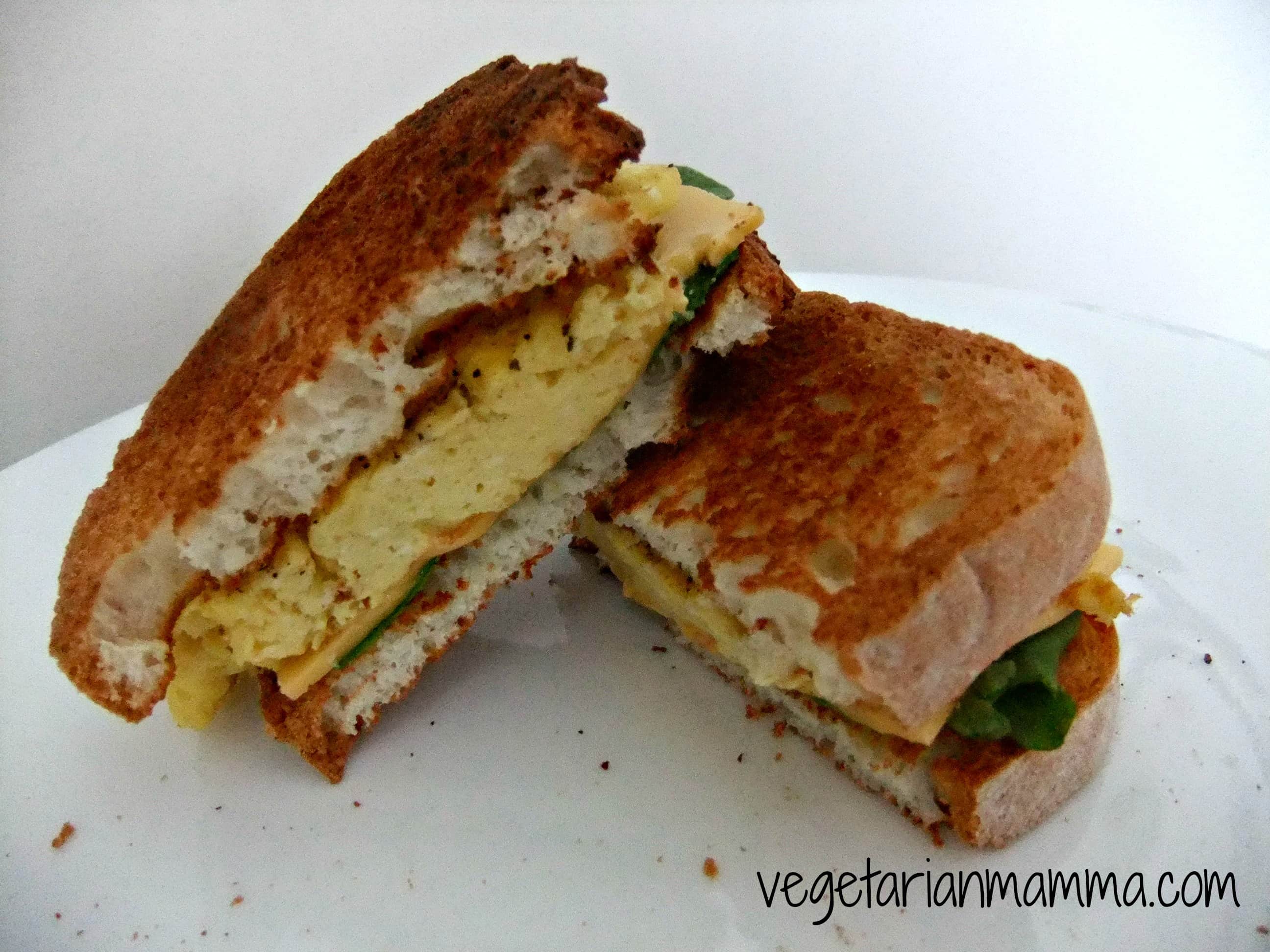 Scrambled Egg Cheese and Spinach Sandwich - #glutenfree - Vegetarian Mamma