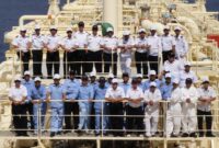 outboard crew boat