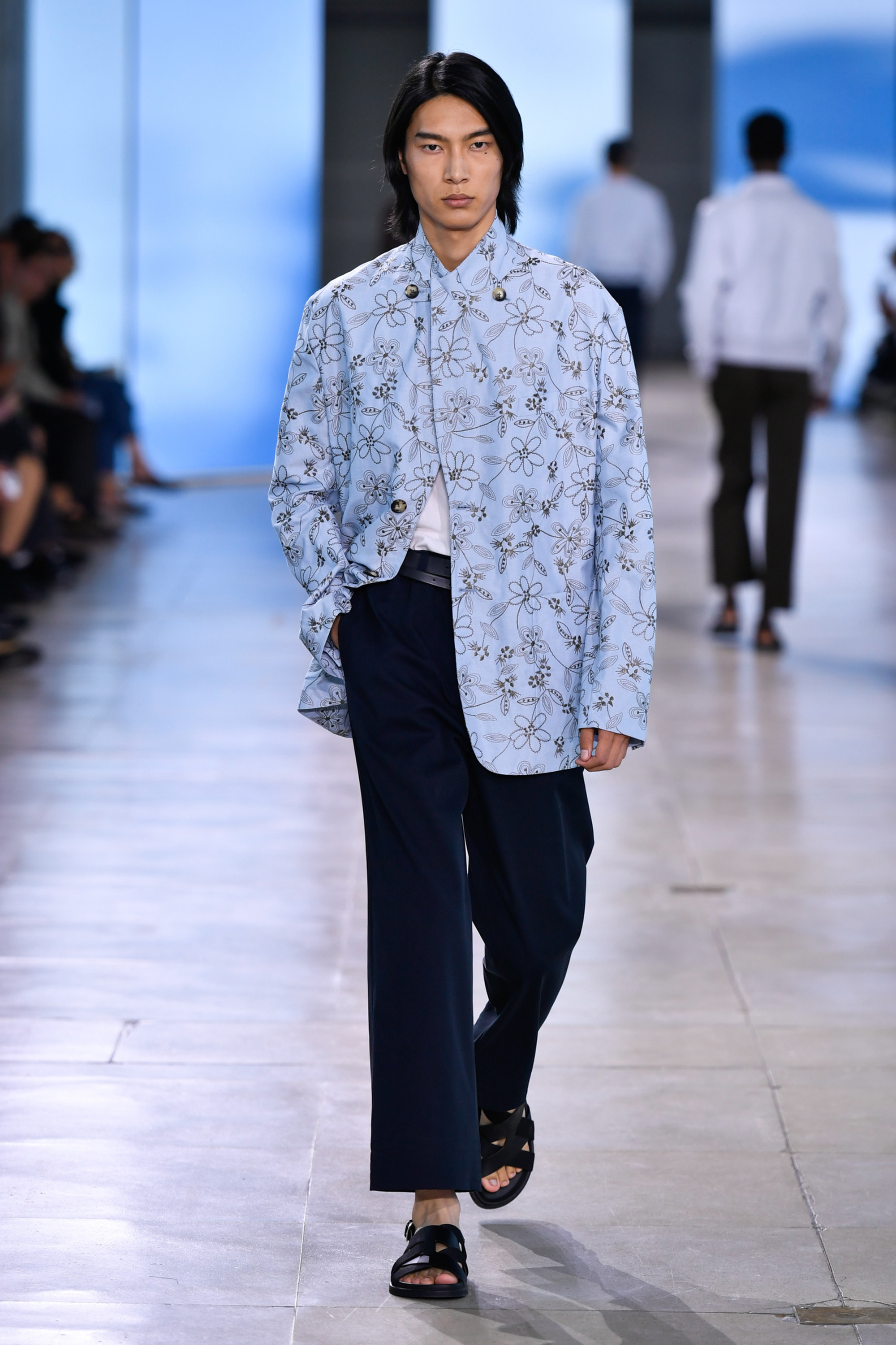  Foto zu Spring 2025 Men's Trend: Soft Tailoring [PHOTOS] 