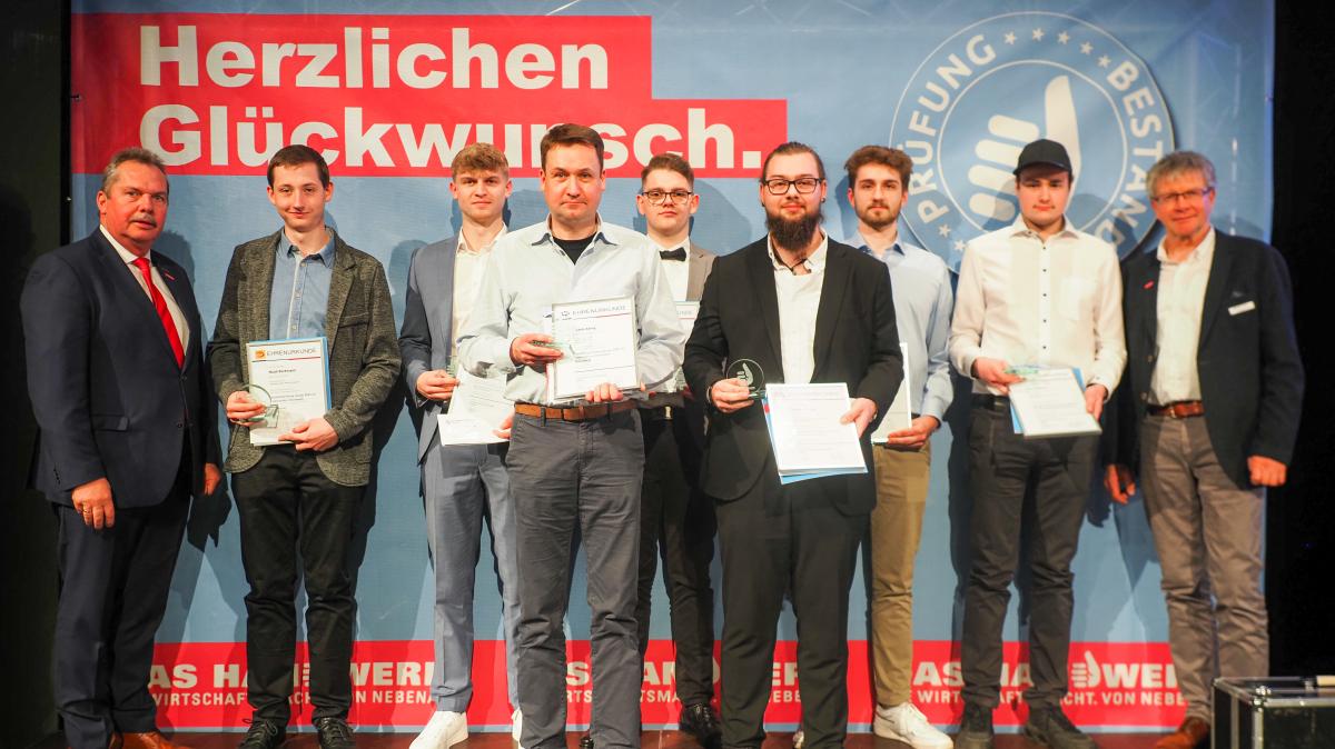  Winterlossprechung Lingen 2025: 112 neue Gesellen des Handwerks Bildidee 