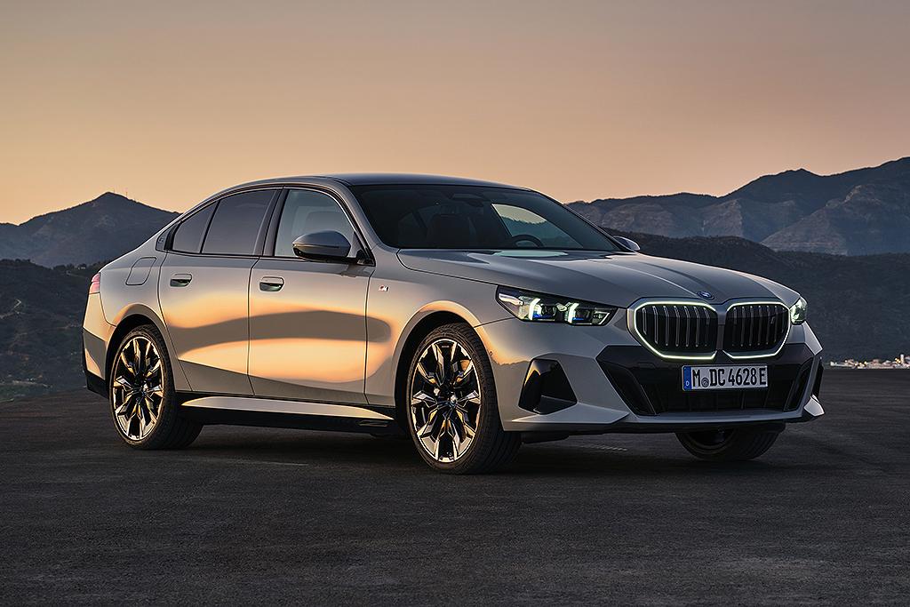  Foto zu All-new 2024 BMW 5 Series revealed - carsales.com.au 